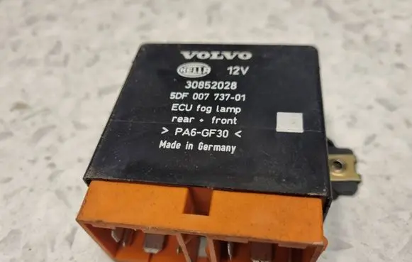 Volvo S40, V40 Other relay 30852028 5DS00773701