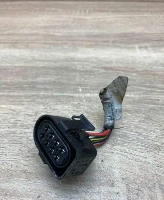 Volkswagen PASSAT B5 Plug wire 3A0973734