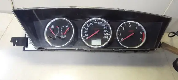 Nissan Primera Speedometer (instrument cluster) AV619 AV600