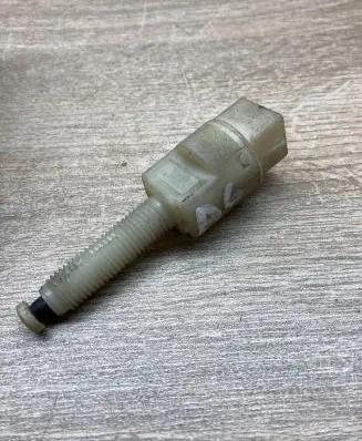 Audi A6 S6 C5 4B Brake pedal sensor switch 4A0945515A