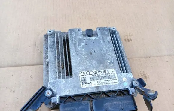 Audi A8 S8 D3 4E Engine control unit/module 4E0910402G