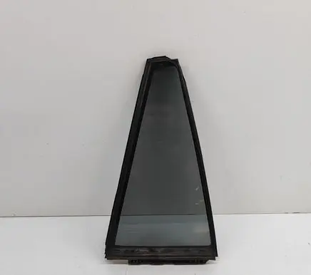 Toyota RAV 4 (XA50) Rear side window 6818842070