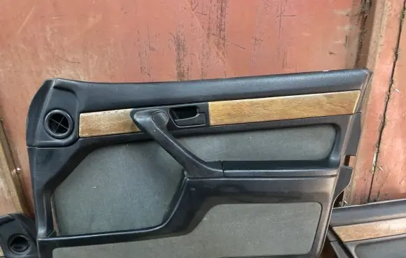 BMW 7 E32 Front door card panel trim