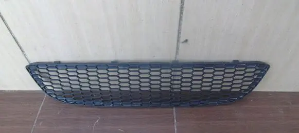 BMW 1 E81 E87 Front bumper lower grill KM510194