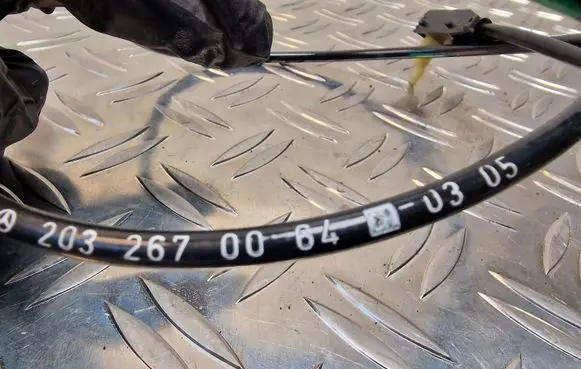 Mercedes-Benz A W169 Gear shift cable linkage 2032670064