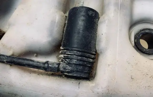 BMW 7 E38 Windscreen/windshield washer pump 6712837761
