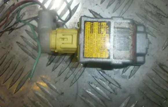 Lexus GS 300 400 430 Airbag deployment crash/impact sensor 8983030030