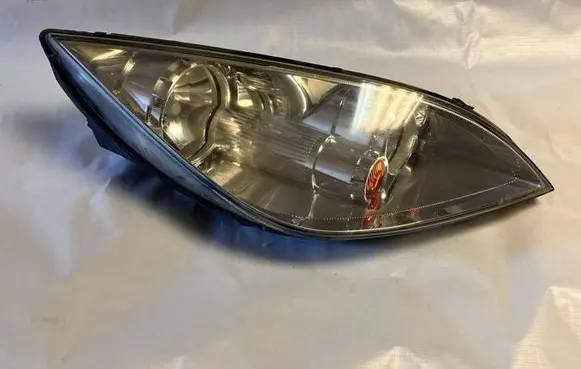 Mitsubishi Colt Headlight/headlamp 0301208202 MR957354
