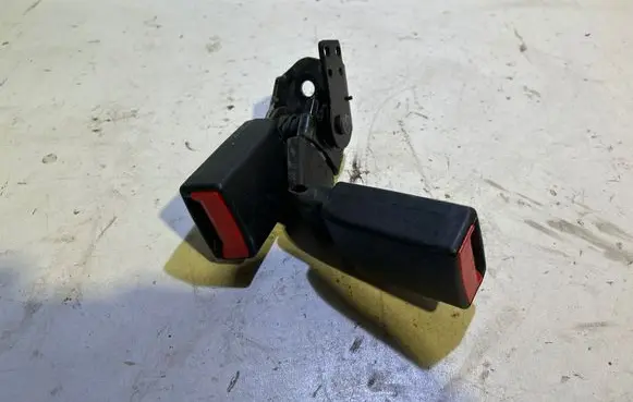 Mercedes-Benz CLA C117 X117 W117 Rear seatbelt buckle A1768600269 307738800 411830194