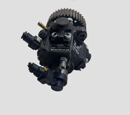 Opel Zafira B Fuel injection high pressure pump 55205935 0445010150