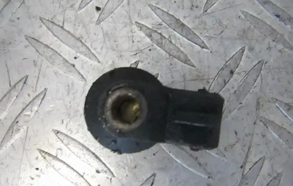 Volvo 850 Detonation knock sensor 0261231046