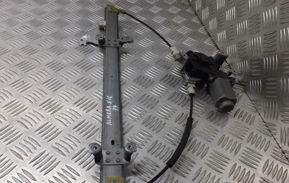 Nissan Almera N16 Front door window regulator with motor 400600