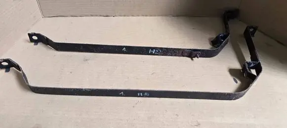 Mazda 6 Fuel tank mounting bracket