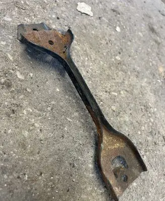 Subaru Outback Battery bracket 