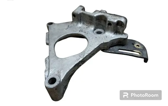 Nissan X-Trail T30 Generator/alternator bracket 