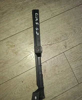 Renault Clio V Rear door windshield rail 821446352R
