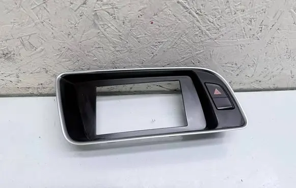Audi Q5 SQ5 Radio/GPS head unit trim 8R1857186N