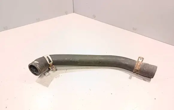 Coolant pipe/hose