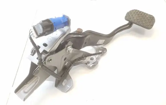 Mazda MX-30 Brake pedal 