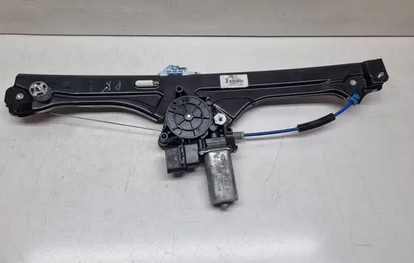 BMW 2 F46 Front door window regulator with motor 2579947