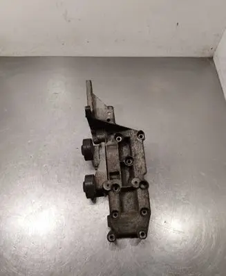 Volvo XC90 Engine mounting bracket 8642196