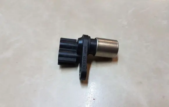 Toyota Avensis T250 Crankshaft position sensor 0296001010