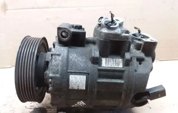 Volkswagen Golf V Air conditioning (A/C) compressor (pump) 1K0820803F