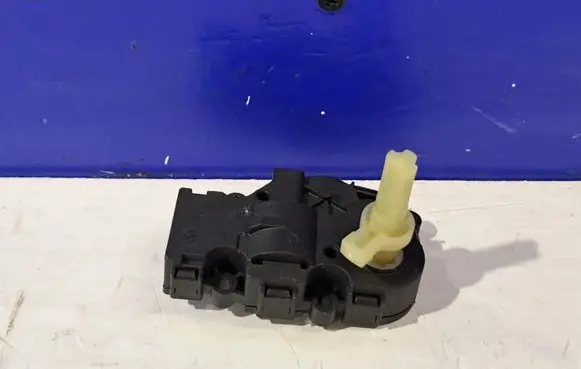 Volvo XC90 A/C air flow flap actuator/motor 412650920