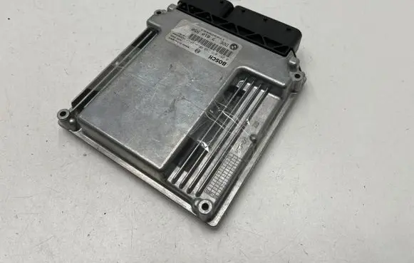 BMW 5 E60 E61 Engine control unit/module 7810950 0281015240