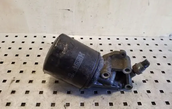 Oil filter mounting bracket