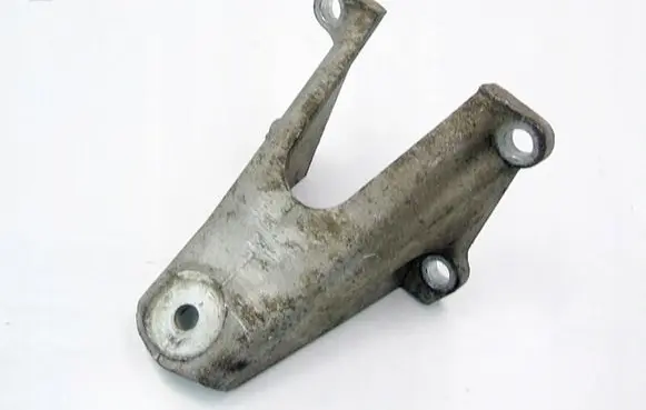 Jaguar XK8 - XKR Engine mounting bracket RF96JV-6061-AB