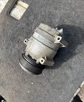 Renault Scenic I Air conditioning (A/C) compressor (pump) 7700105765