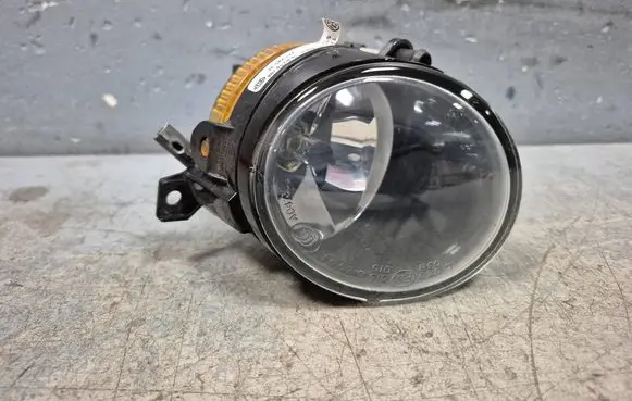 Volkswagen Touran I Front fog light 1T0941699H