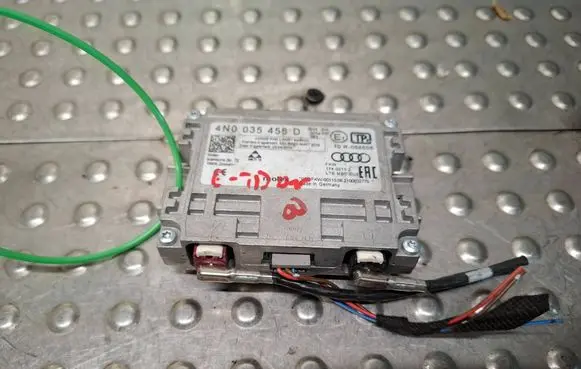 Audi A4 S4 B9 Aerial antenna amplifier 4N0035456D