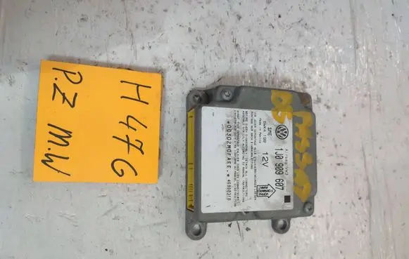 Volkswagen PASSAT B5 Airbag control unit/module 1J0909607