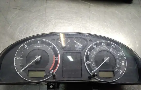 Skoda Superb B5 (3U) Speedometer (instrument cluster) 3U0920912D