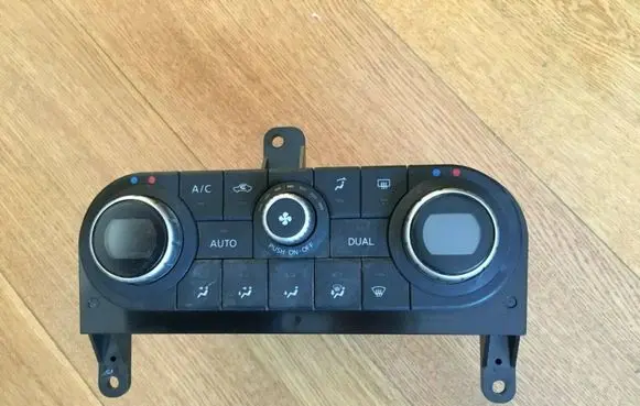 Nissan Qashqai Climate control unit 27500BR46D