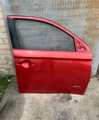 Mitsubishi Outlander Front door