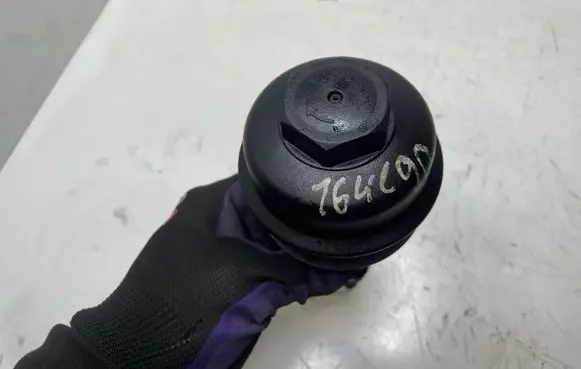 BMW 3 E90 E91 Oil filter cover 6740326119