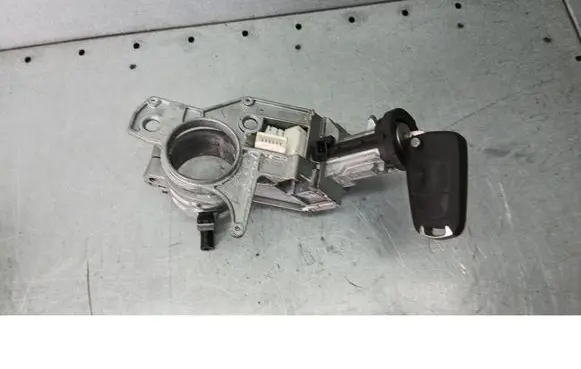 Opel Astra H Ignition lock 2421430