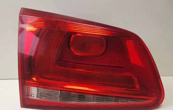 Volkswagen Touareg II Tailgate rear/tail lights 7P6945093C