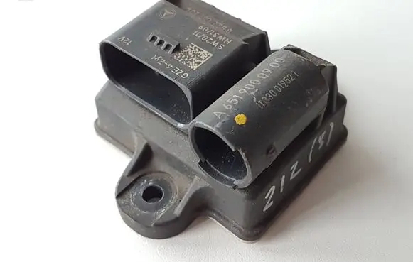 Mercedes-Benz E W212 Glow plug pre-heat relay A6519000900 11330019521