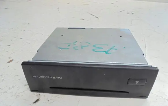 Audi A4 S4 B7 8E 8H CD/DVD changer 4B0919887E