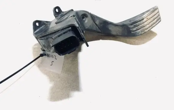 Ford Focus Accelerator throttle pedal 98ab9f836ae