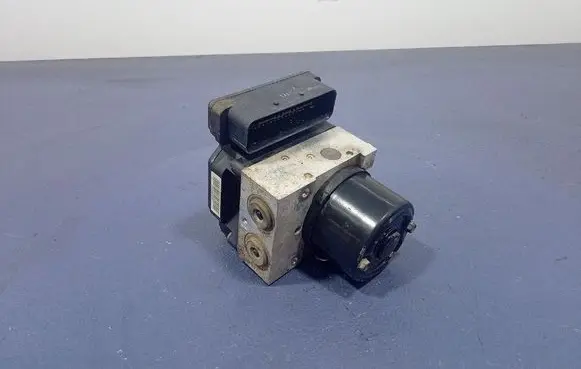 KIA Carens II ABS Pump 589201D300