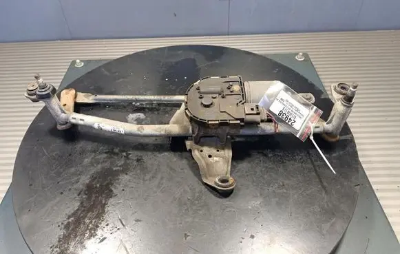 Volkswagen PASSAT CC Front wiper linkage 