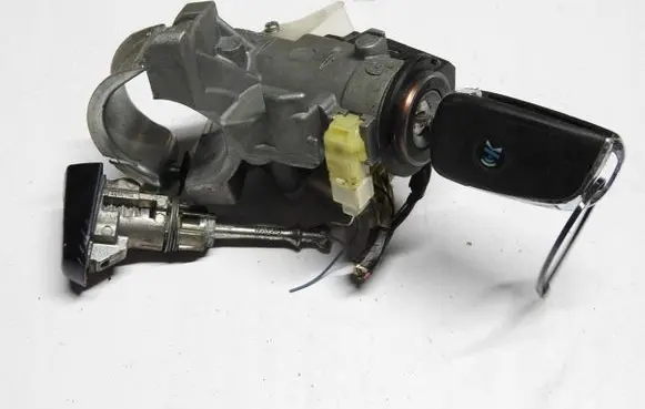Toyota Auris 150 Ignition lock 29653453