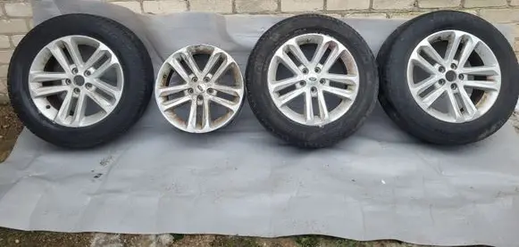 Ford Explorer R18 alloy rim 