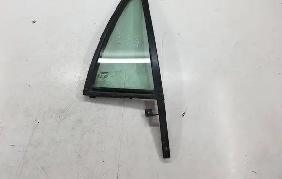 Volvo XC90 Rear vent window glass 43R000470