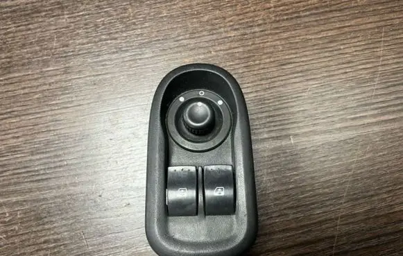 Renault Master III Electric window control switch 8200637849